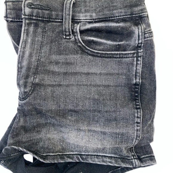 Hollister Shorts size 27 - Picture 2 of 3